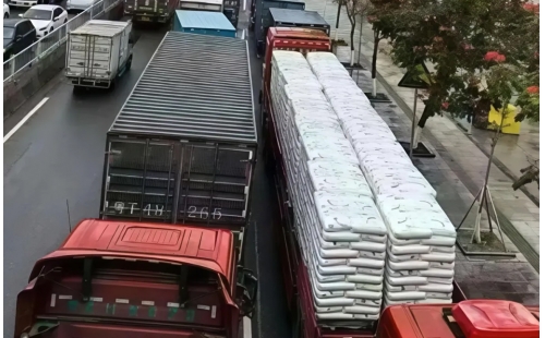 中东战火燃动全球塑料市场，一周暴涨40%的背后藏着这些真相