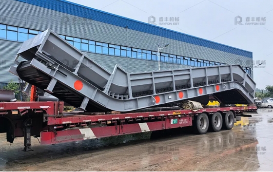 在全球塑料回收行业的激烈竞争中，高纯度成品产出与低成本运营是企业制胜的核心关键。睿丰机械推出的日处理30吨HDPE塑料回收清洗生产线，凭借超预期的性能表现，成为头部回收企业的合作优选，更树立起行业全新标杆。一、 硬核产出：99.8%高纯度HDPE片料，站稳高端市场生产线的核心价值，直接体现在成品原料的品质上。引入睿丰机械技术后，交出了亮眼答卷：纯度等级高达99.8%，非聚合物含量降至0.05%以下